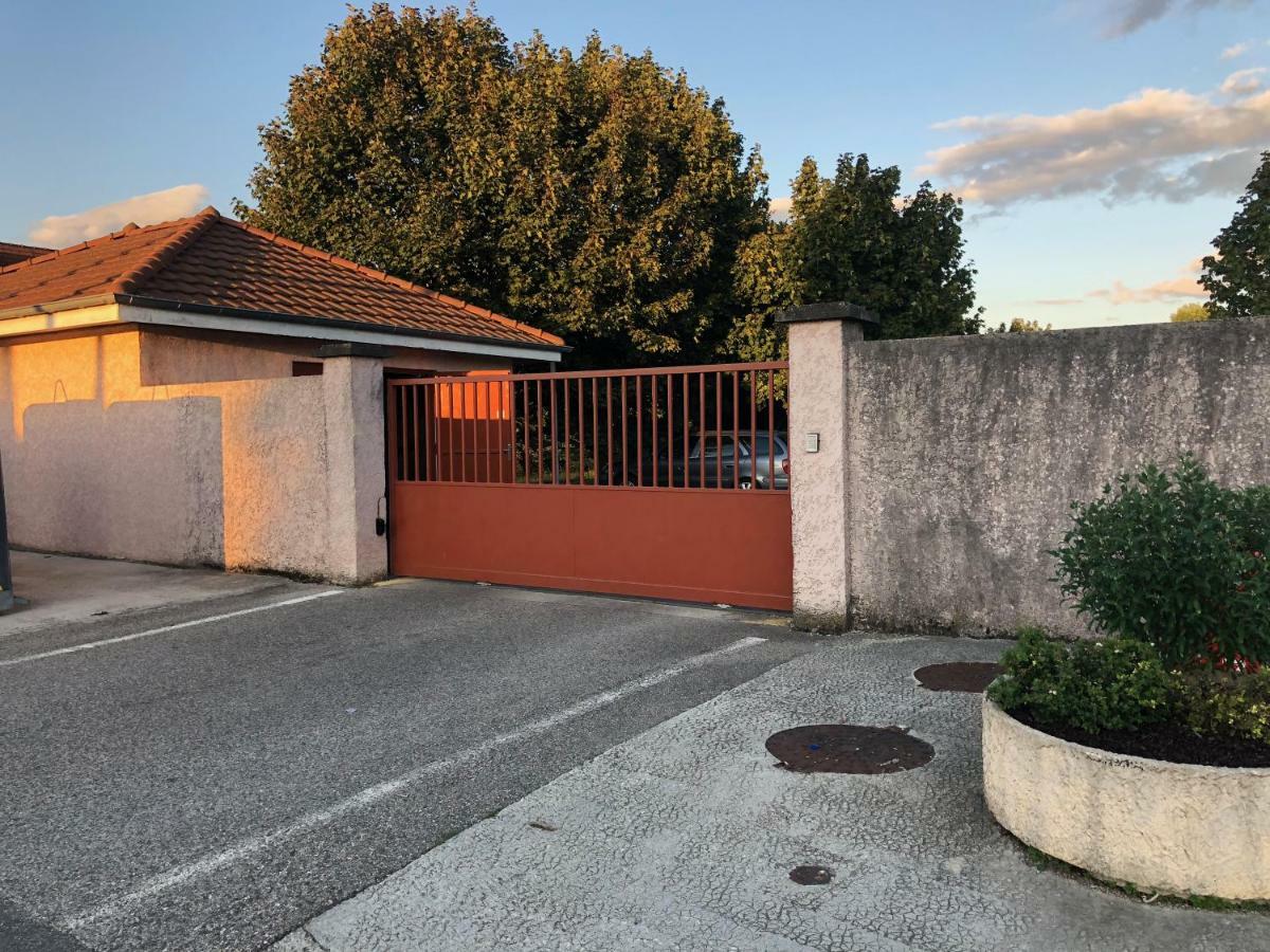 Appartement Au Milieu Des Lacs, Au Bord Du Guiers Aoste Εξωτερικό φωτογραφία
